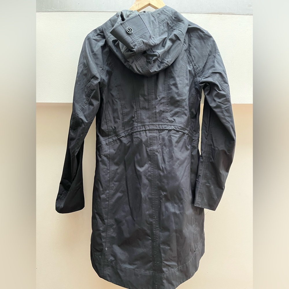 lululemon rain jacket - Picture 5 of 6